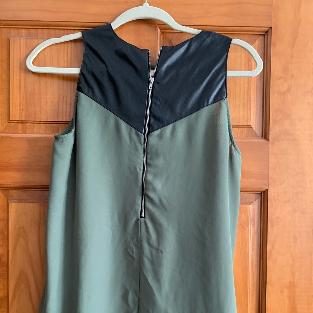 Green / black blouse for dell great for tucking into jeans